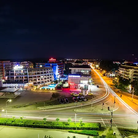 Отель Bohemi 3*